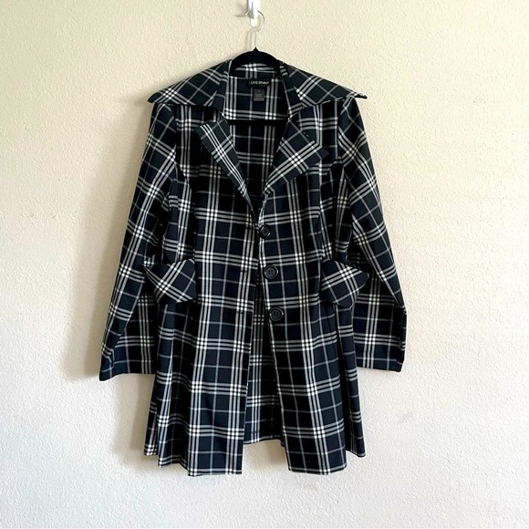 Lane Bryant Jackets & Blazers - Lane Bryant woman’s Black and White Trench Coat size 16 lightweight versatile